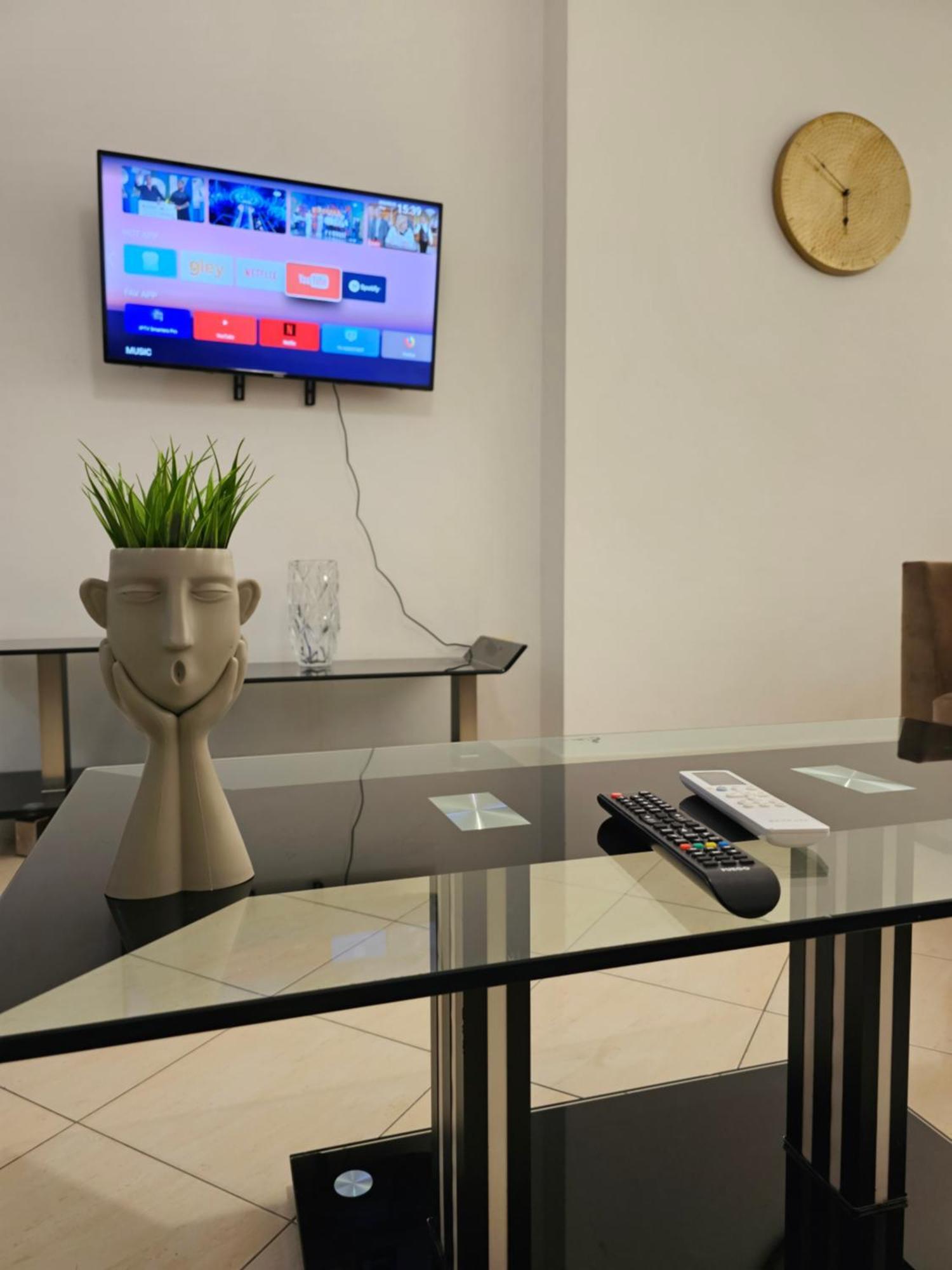 Aura Skanderbeg Square Apartments Тирана Экстерьер фото