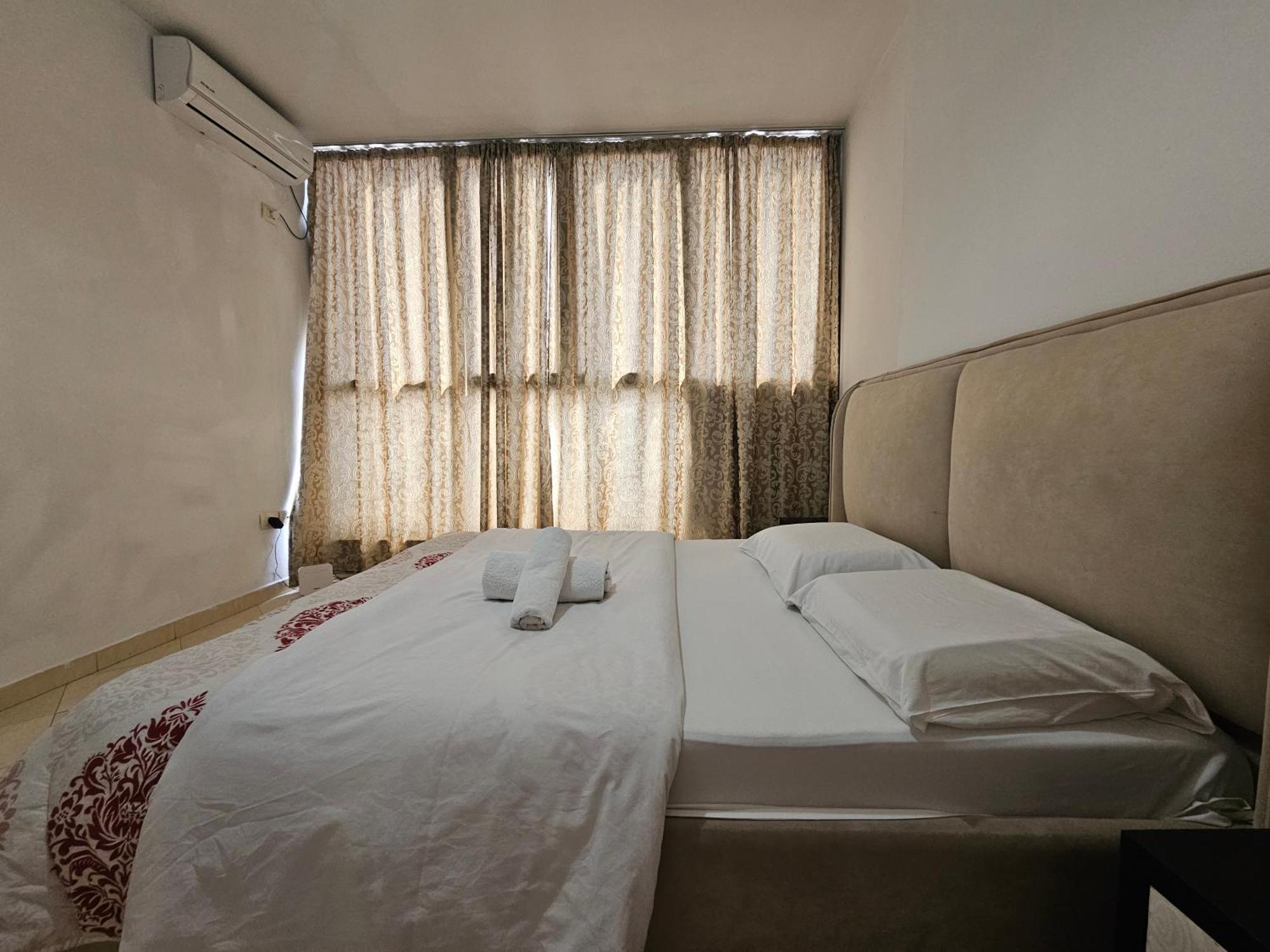 Aura Skanderbeg Square Apartments Тирана Экстерьер фото